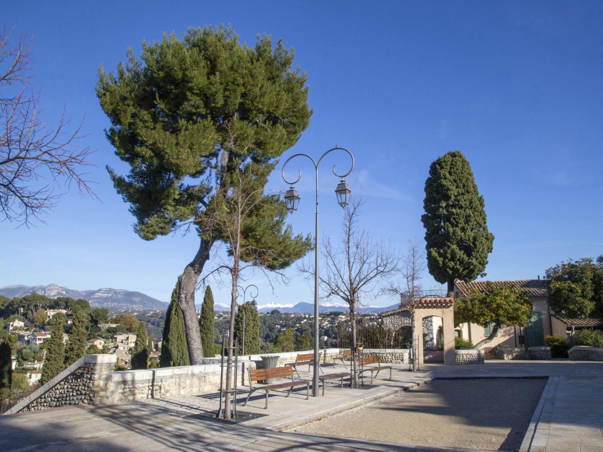 Le Montcey By Interhome